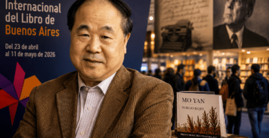 Mo Yan en la Feria del Libro de Buenos Aires, junto a libros y homenaje a Borges.