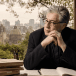 Escritor reflexiona en su estudio sobre poesía, ciudad y naturaleza en México.