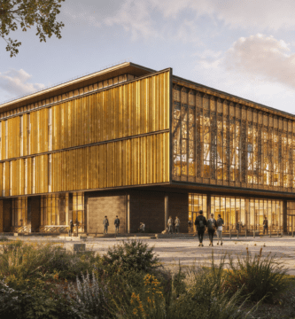 Futura Biblioteca Regional de La Araucanía en Temuco, rodeada de jardines y visitantes.